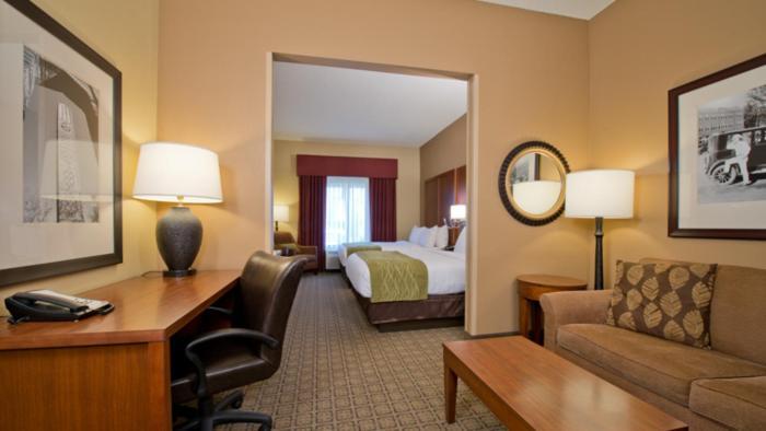Russell Inn And Suites 斯塔克维尔 外观 照片