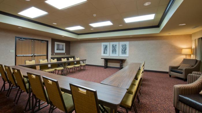 Russell Inn And Suites 斯塔克维尔 外观 照片
