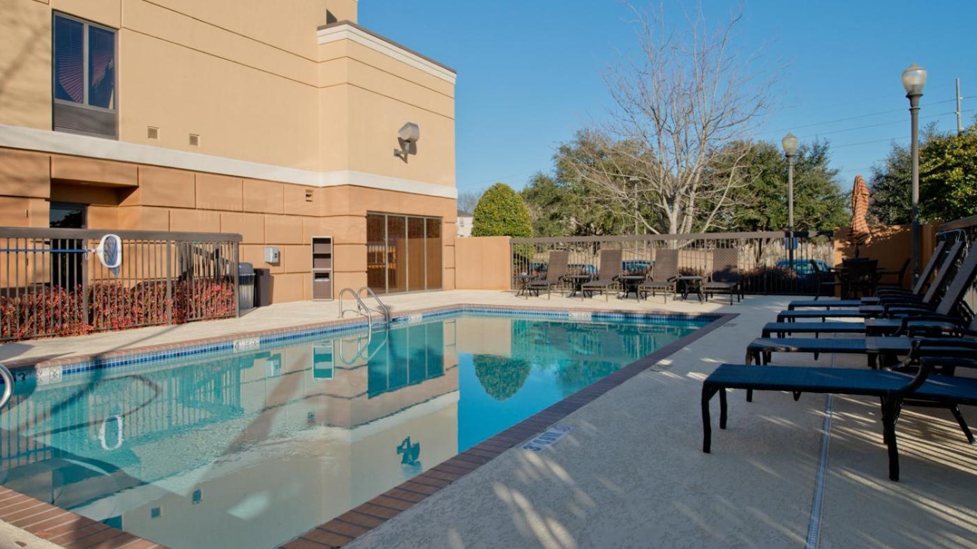 Russell Inn And Suites 斯塔克维尔 外观 照片
